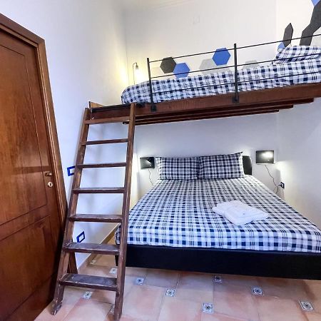 La Casina Di Luna Trani Bagian luar foto