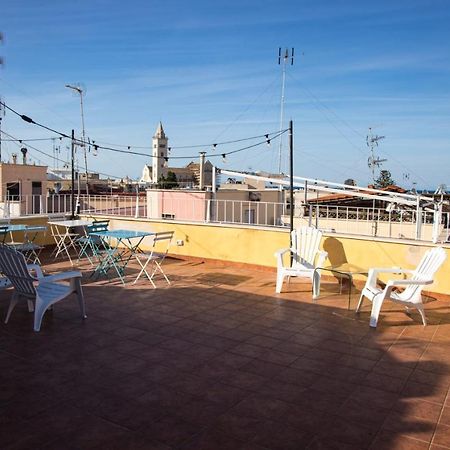 La Casina Di Luna Trani Bagian luar foto