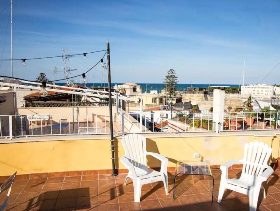 La Casina Di Luna Trani Bagian luar foto
