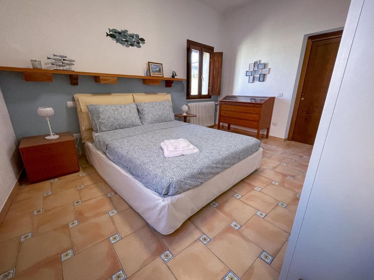La Casina Di Luna Trani Bagian luar foto