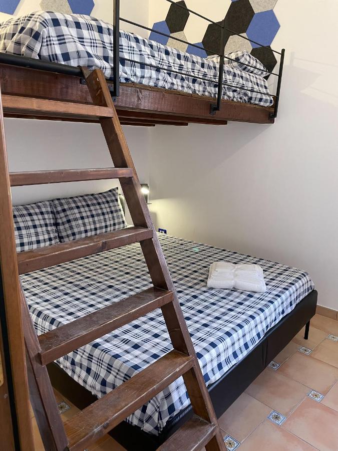 La Casina Di Luna Trani Bagian luar foto