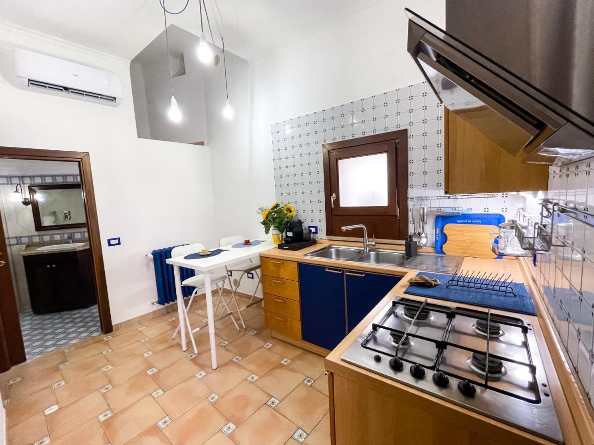 La Casina Di Luna Trani Bagian luar foto