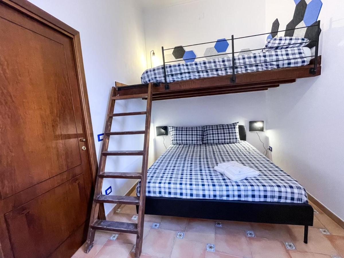 La Casina Di Luna Trani Bagian luar foto